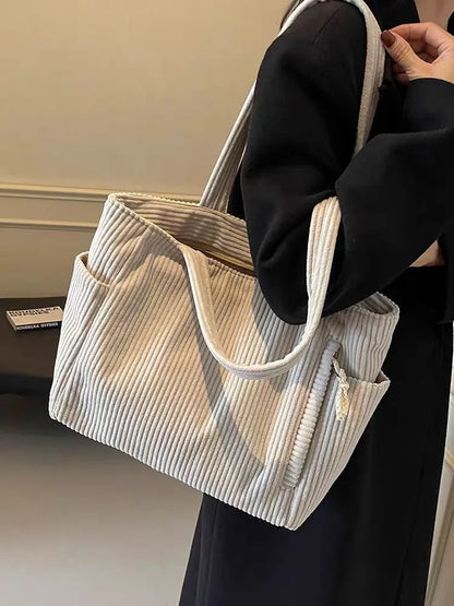 Maria - Elegantna torba za vsak dan, popolna kombinacija udobja, sloga in prostornosti